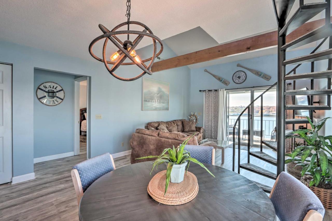 Sunny Osage Beach With Balcony And Lakefront View Exterior foto