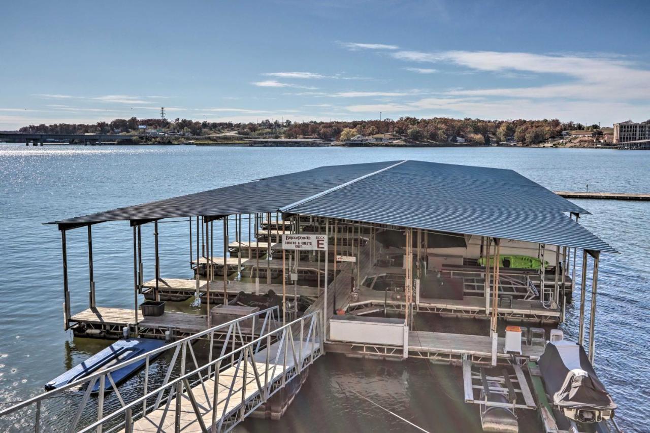 Sunny Osage Beach With Balcony And Lakefront View Exterior foto